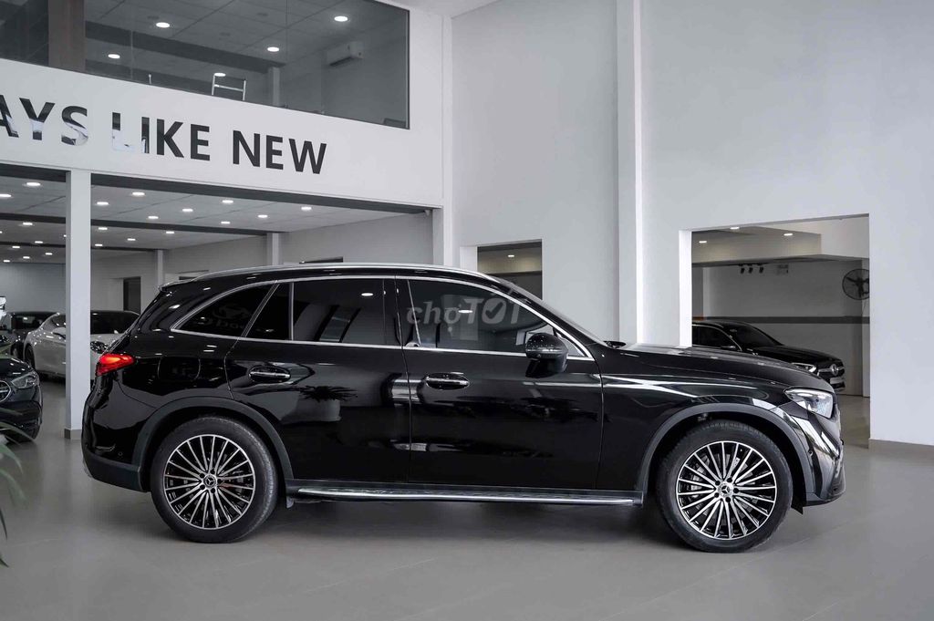 𝐌𝐄𝐑𝐂𝐄𝐃𝐄𝐒-𝐁𝐄𝐍𝐙 GLC300 4MATIC SẢN XUẤT 2023 LƯỚT. Mua bán Ô tô tại Quận 7 Tp Hồ Chí Minh được đăng bởi GoodCar hình 3
