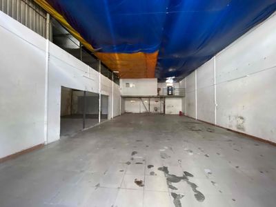 Kho mặt tiền Văn Cao 220m2, 30 triệu/tháng