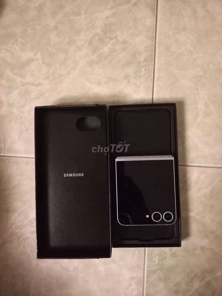 Samsung Galaxy Z Flip 6 12GB/256GB Bạc. Mua bán Điện thoại tại Quận Phú Nhuận Tp Hồ Chí Minh được đăng bởi Hung Dai hình 1