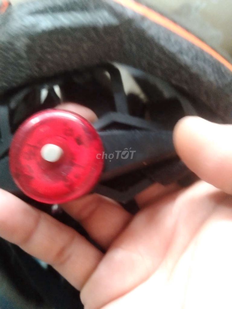 Nón bảo hiểm xe đạp Cam Đen unisex. Mua bán Đồ thể thao, Dã ngoại tại Quận 4 Tp Hồ Chí Minh được đăng bởi Hải hình 1