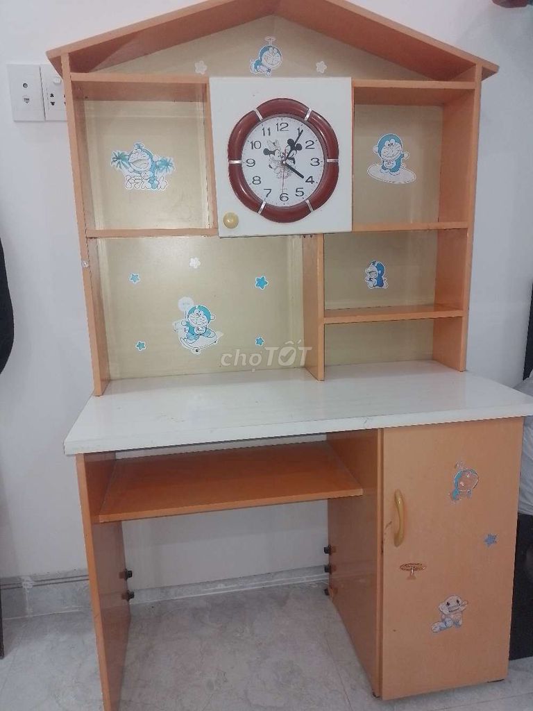 Bàn học trẻ em Doraemon Cam trắng. Mua bán Bàn ghế tại Thành phố Dĩ An Bình Dương được đăng bởi Tr Ánh Dương hình 1