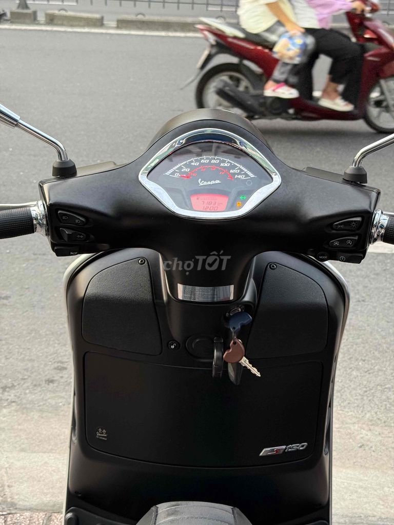 Vespa GTS S 150 150 2022 chính chủ xe đẹp mới 90%. Mua bán Xe máy tại Quận Phú Nhuận Tp Hồ Chí Minh được đăng bởi VESPA Piaggio Quốc Vương  hình 9