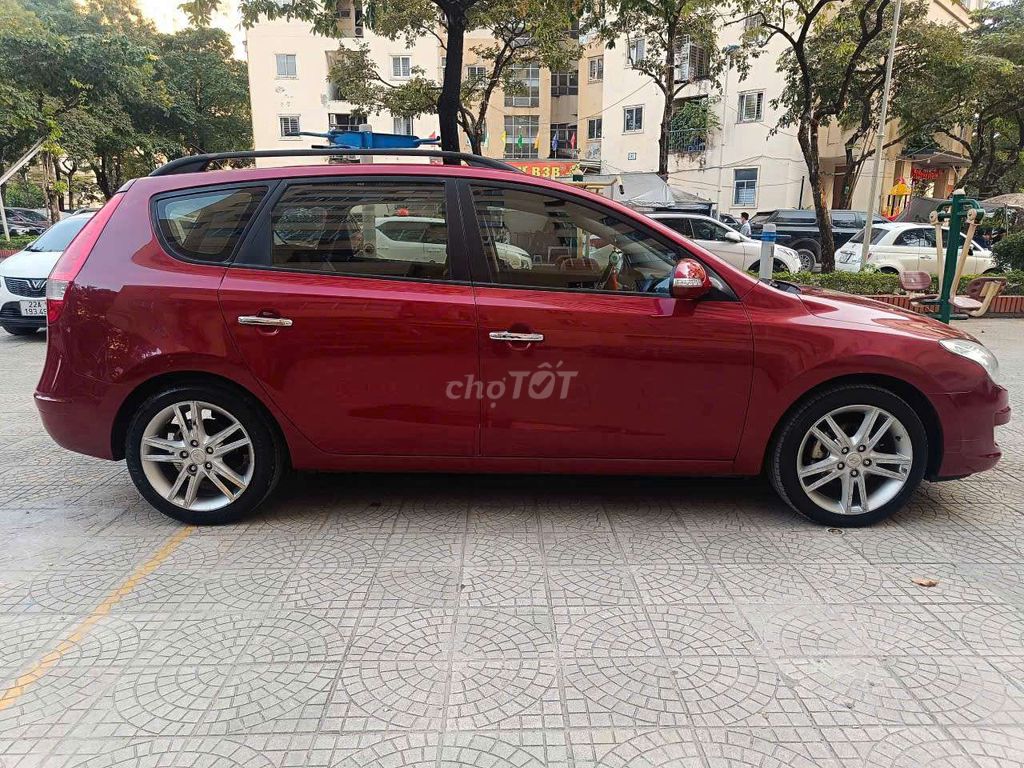 Hyundai i30cw 2009 Đỏ 160000 km. Mua bán Ô tô tại Quận Cầu Giấy Hà Nội được đăng bởi Hà Châu Tuyền hình 4