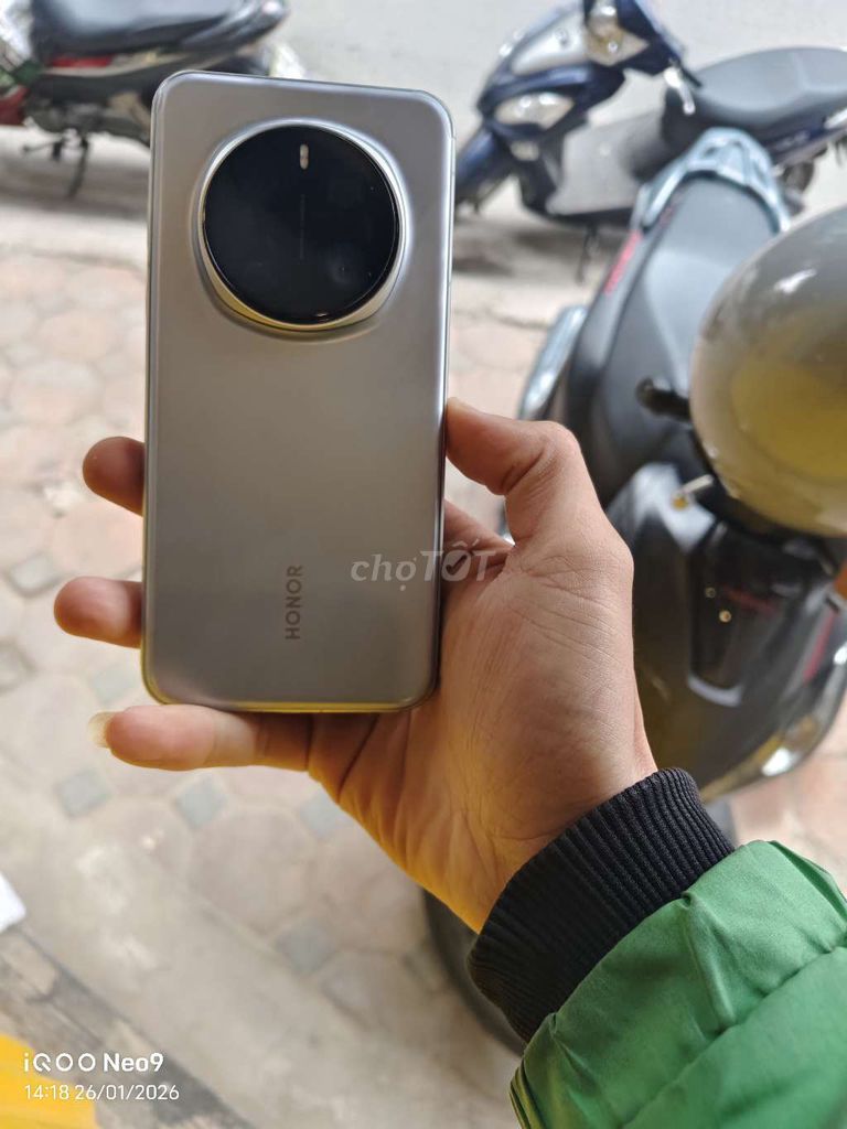Honor Magic 7 Pro 256GB Xám. Mua bán Điện thoại tại Quận Đống Đa Hà Nội được đăng bởi Nguyen Trường hình 1