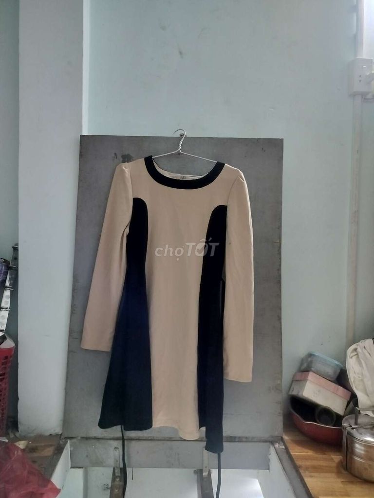 Đầm Nữ Thanh Lịch Mềm mại Be, Đen. Mua bán Quần áo tại Quận 3 Tp Hồ Chí Minh được đăng bởi Mai Tran hình 1