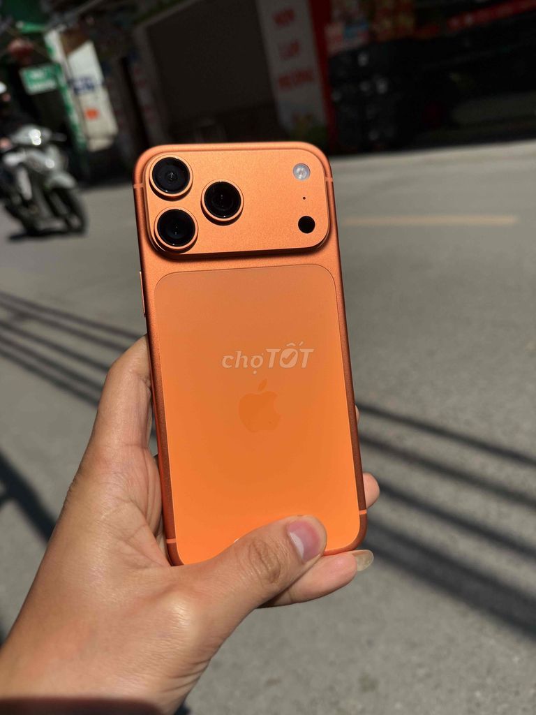 Apple 17 Pro Max 512GB Cam bh t12/2026 sạc 31 lần. Mua bán Điện thoại tại Quận Hoàng Mai Hà Nội được đăng bởi Minh Đức hình 1