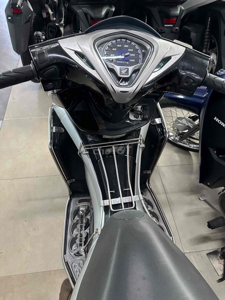 📌📣 AB 2012 còn cứng ngắt máy êm ru. Mua bán Xe máy tại Thành phố Huế Thừa Thiên Huế được đăng bởi Xe Máy Nhật Vy hình 2