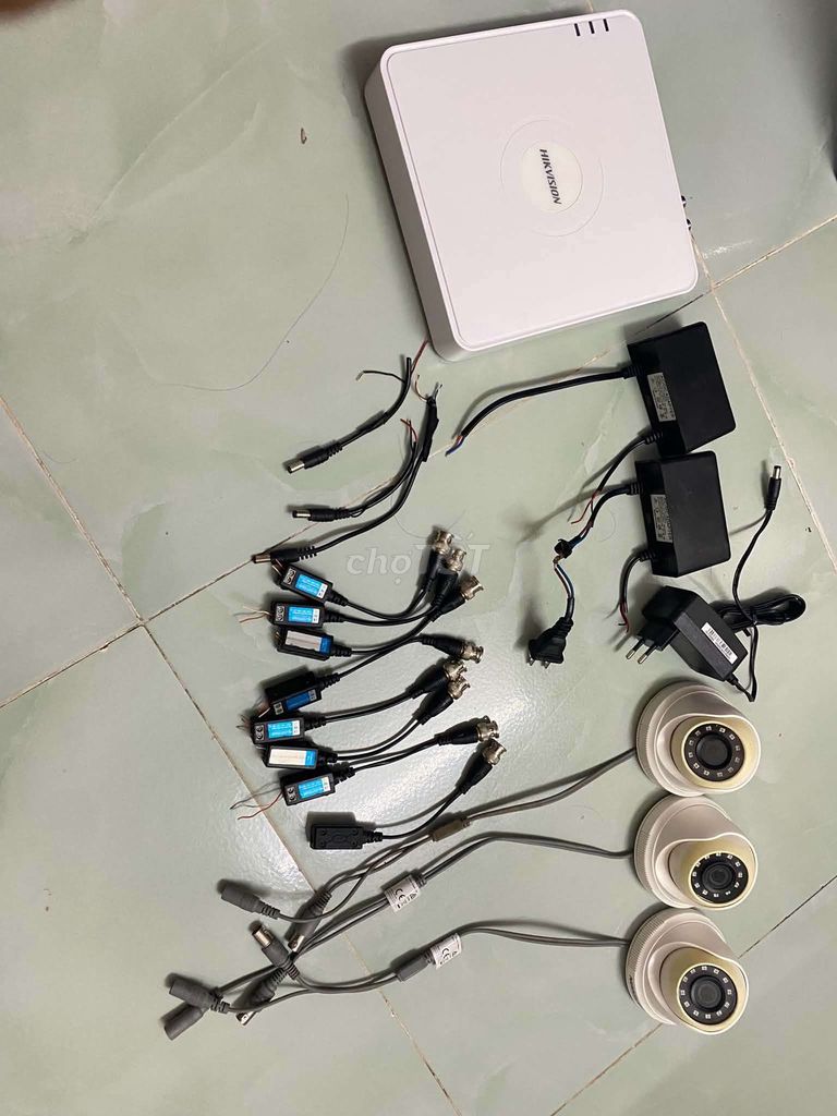 Bộ camera Hikvision DS-7104HGHI-F1. Mua bán Máy ảnh, Máy quay tại Quận Liên Chiểu Đà Nẵng được đăng bởi son hình 1