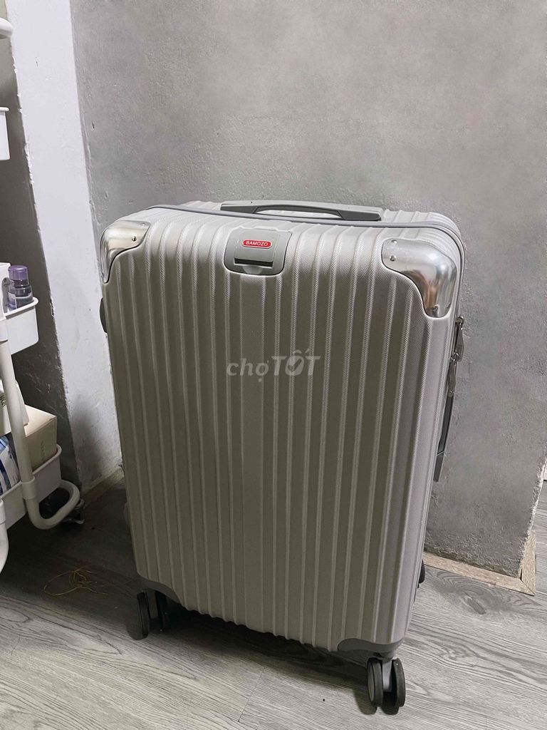 Vali Bamozo 24 inch Bạc Nhựa. Mua bán Túi xách tại Quận Thanh Xuân Hà Nội được đăng bởi Trang Anh hình 1