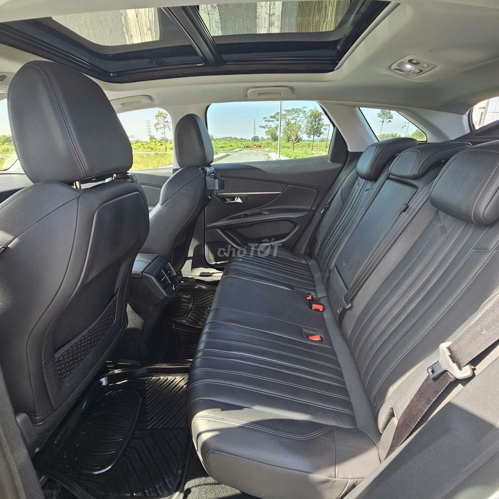 Peugeot 3008 All New 2018 Trắng 126.000 km. Mua bán Ô tô tại Huyện Bình Chánh Tp Hồ Chí Minh được đăng bởi Trần Xuân Bách hình 3