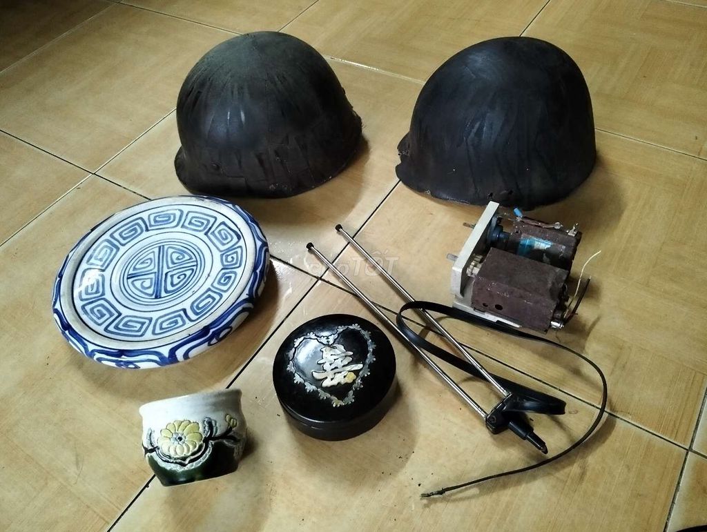 Đồ sưu tầm Gốm sứ Kim loại Nhiều màu. Mua bán Đồ sưu tầm, đồ cổ tại Quận Bình Thuỷ Cần Thơ được đăng bởi Phong hình 1