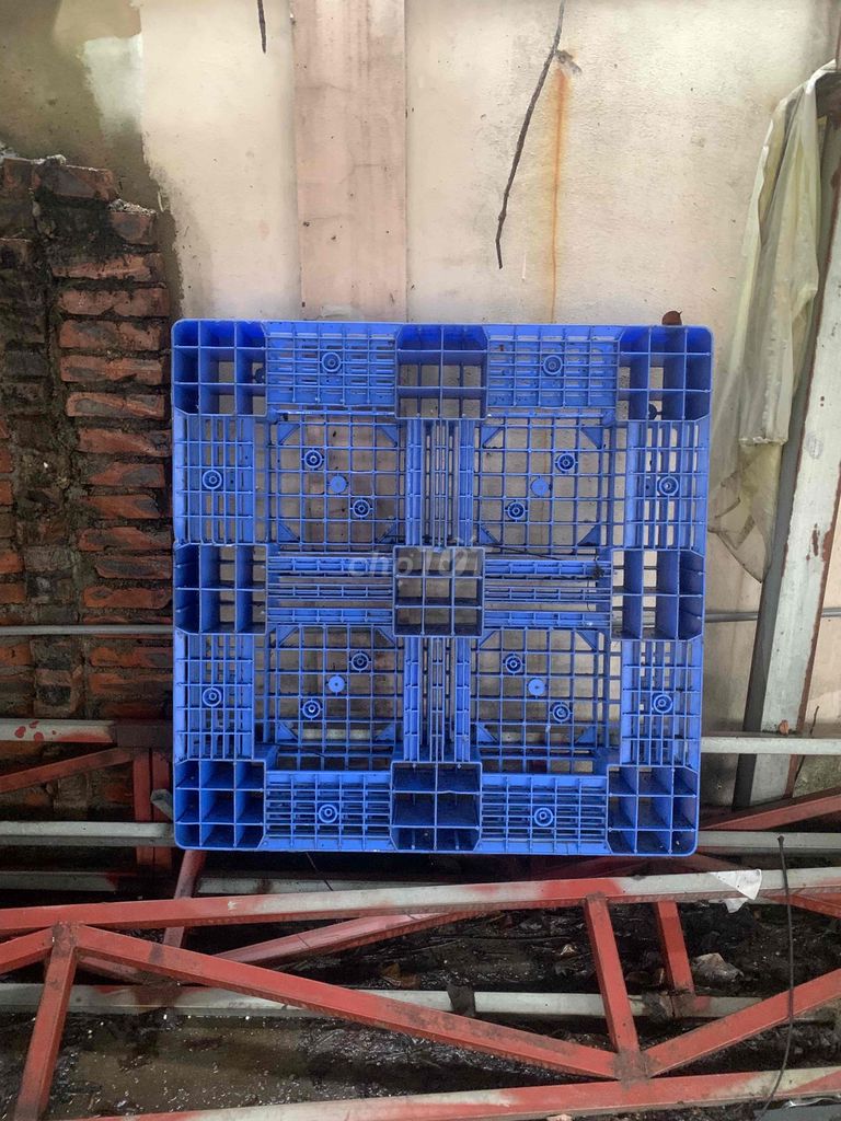 Pallet Nhựa Xanh dương 1m x 1.1m. Mua bán Giường, chăn ga gối nệm tại Quận Long Biên Hà Nội được đăng bởi LTD hình 1