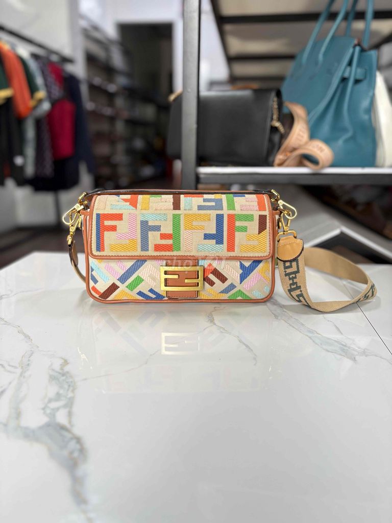 Túi xách Fendi Baguette Nữ. Mua bán Túi xách tại Thành phố Rạch Giá Kiên Giang được đăng bởi Túi secondhand hình 1