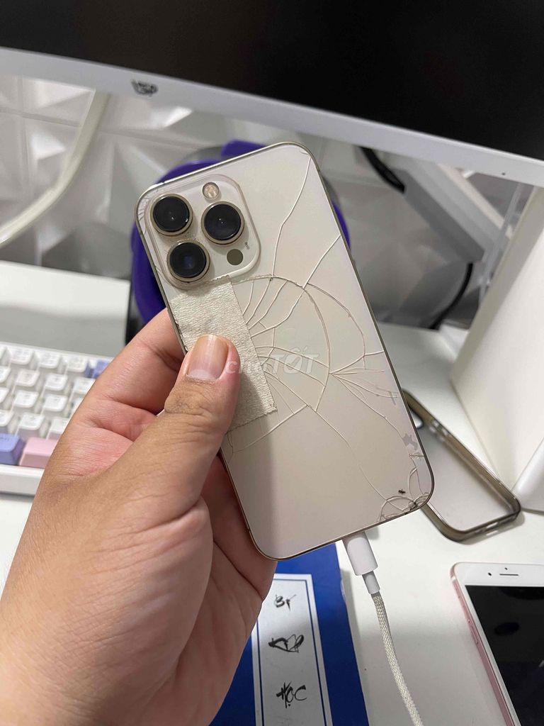 iPhone 13 Pro 128GB Vàng Vỡ lưng. Mua bán Điện thoại tại Quận Bình Tân Tp Hồ Chí Minh được đăng bởi Dang Nhut Hao hình 1