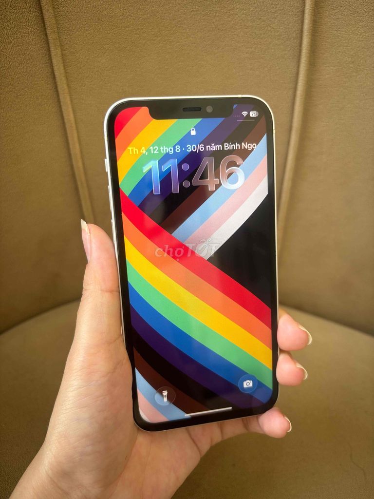 Apple iPhone 12 64GB Trắng giá học sinh. Mua bán Điện thoại tại Quận Đống Đa Hà Nội được đăng bởi Đinh Liên hình 1