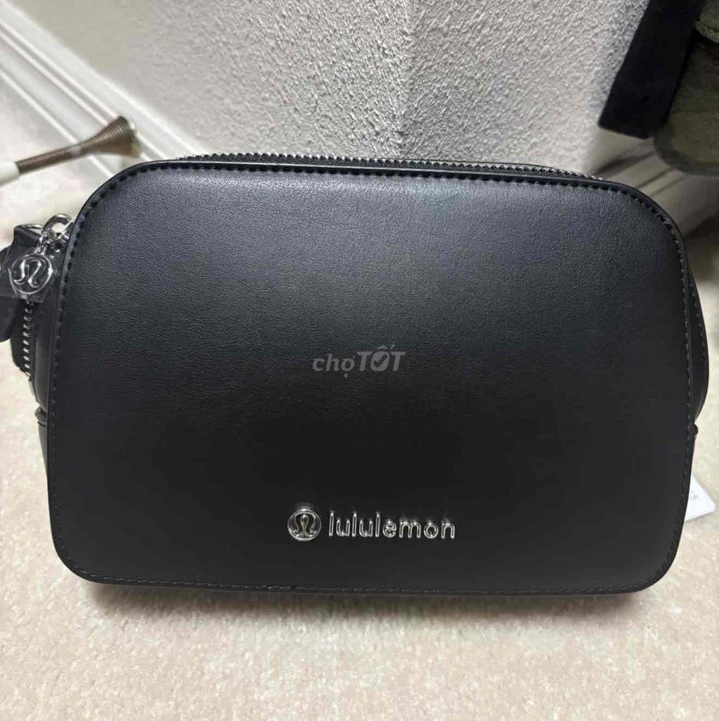 Túi đeo chéo Lululemon Nữ Da Đen. Mua bán Túi xách tại Quận Thanh Khê Đà Nẵng được đăng bởi Vinh Nguyen hình 1