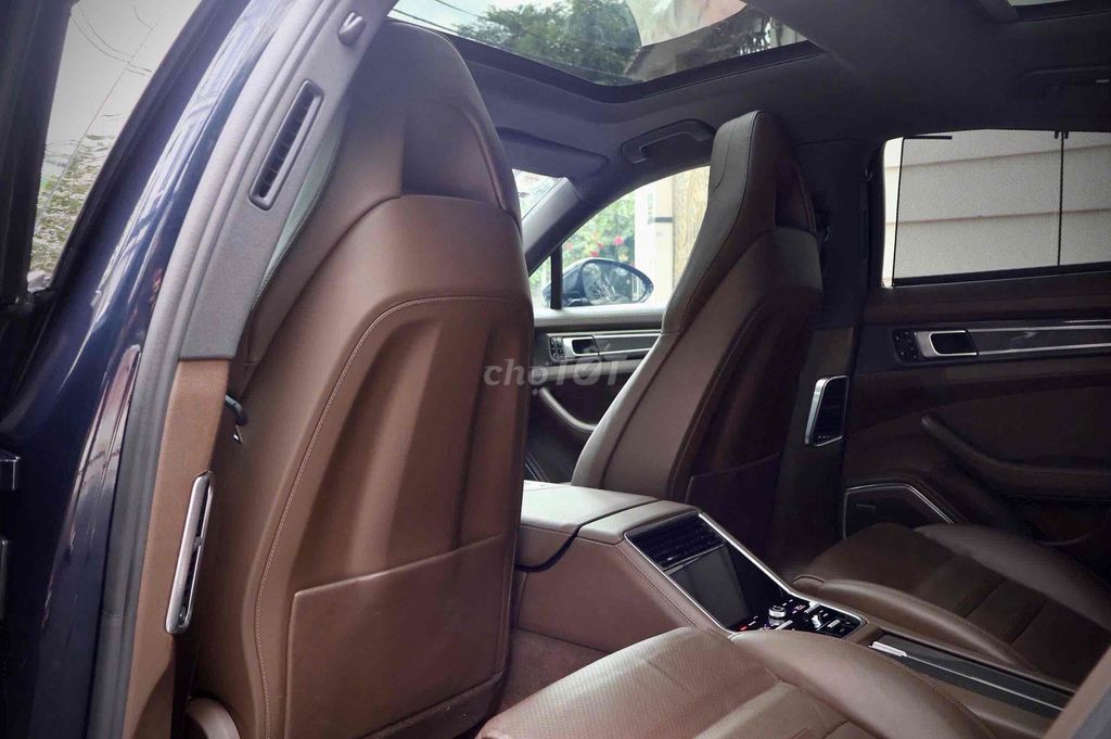 Porsche Panamera 3.0 V6 model 2018. Mua bán Ô tô tại Quận 8 Tp Hồ Chí Minh được đăng bởi Khoa nguyễn hình 11