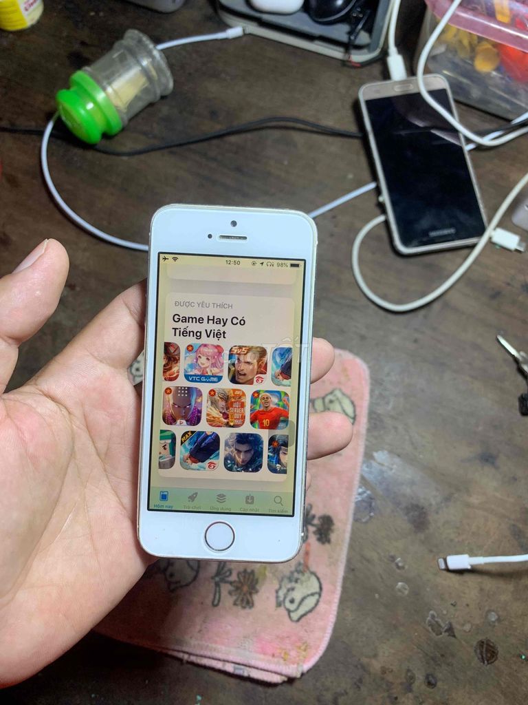 Apple iPhone 5s Bạc. Mua bán Điện thoại tại Quận Ô Môn Cần Thơ được đăng bởi Nguyen van tri hình 1