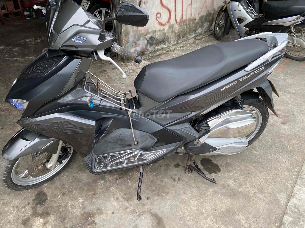 Honda Air Blade 2018 Xám. Mua bán Xe máy tại Huyện Tiền Hải Thái Bình được đăng bởi TKAN hình 1