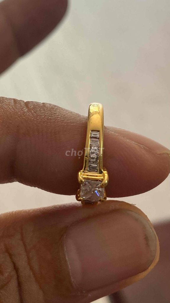 cần bán nhẫn nữ vang 14k, kim cương