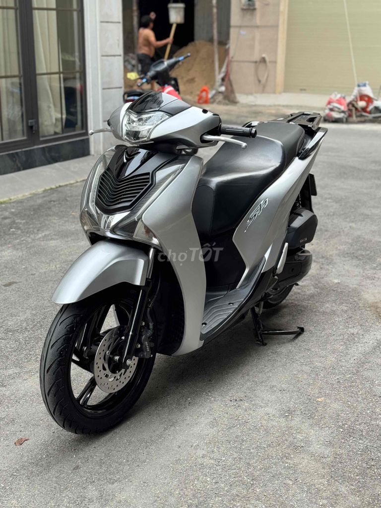 honda sh 125i màu bạc xe đẹp keng bstp 9 chủ. Mua bán Xe máy tại Quận Gò Vấp Tp Hồ Chí Minh được đăng bởi CHXM 86 chuyên bán xe trả góp hình 4