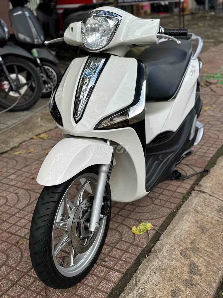 Piaggio Liberty 2017 ABS IGET Trắng. Mua bán Xe máy tại Thành phố Buôn Ma Thuột Đắk Lắk được đăng bởi Ngô quốc Việt  hình 1
