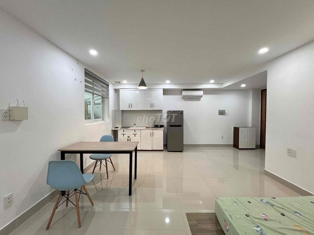 CHO THUÊ PHÒNG SIÊU RỘNG 40m2 có MÁY GIẶT RIÊNG gần NGÃ 5 QUANG TRUNG