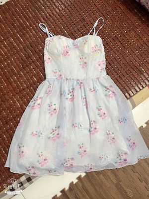 đầm hai dây có mút size 38/43 kg. Mua bán Quần áo tại Quận Bình Thạnh Tp Hồ Chí Minh được đăng bởi lan anh