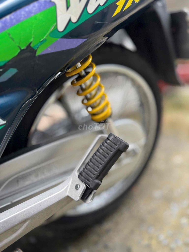 Синий мопед Honda Wave A в оригинале