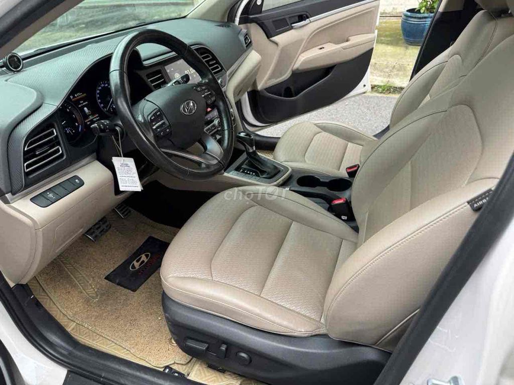 Bán Huyndai ELANTRA 2.0 GLS dkld 01/2020 , trắng. Mua bán Ô tô tại Quận Bình Tân Tp Hồ Chí Minh được đăng bởi MR Hiền  hình 8