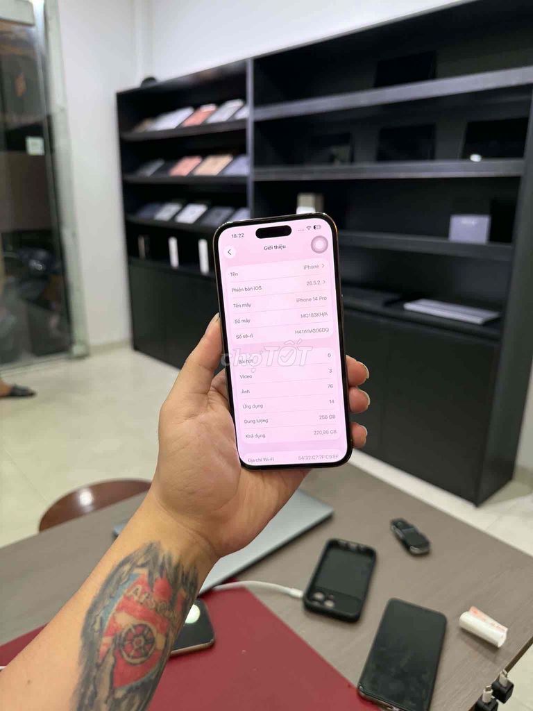 Apple iPhone 14 Pro 256GB Vàng. Mua bán Điện thoại tại Quận Đống Đa Hà Nội được đăng bởi KT Hà Nội Mobile hình 1