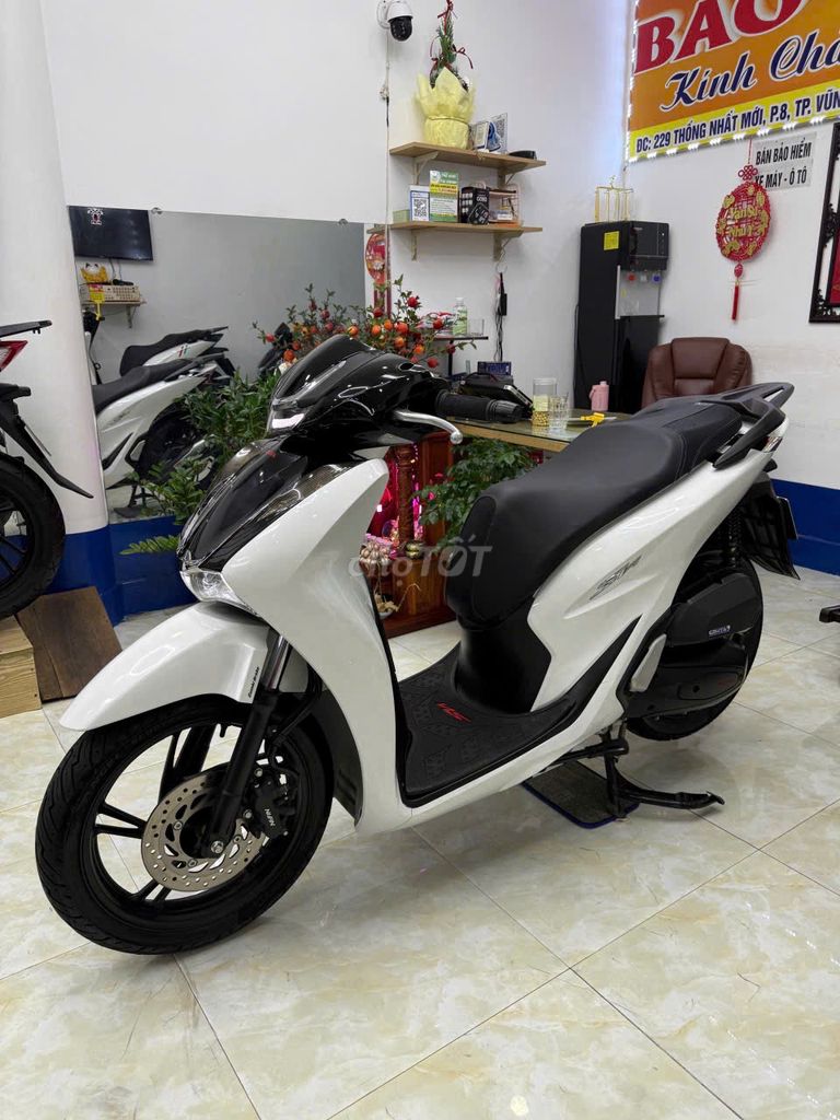 💝𝑺𝑯 𝟭𝟮𝟱 𝑪𝑩𝗦 𝗠𝗔̀𝗨 𝗧𝗥𝗔̆́𝗡𝗚 ÚP ĐẦU ĐÈN MẶC NẠ SH 350. Mua bán Xe máy tại Thành phố Vũng Tàu Bà Rịa - Vũng Tàu được đăng bởi XE MÁY BẢO THANH  TPVŨNG TÀU hình 4