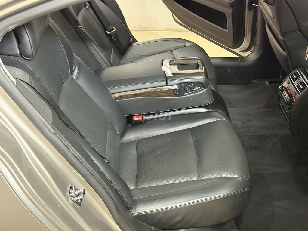 Bmw 750i 2009 đk 2011 odo 7.7v giá 599. Mua bán Ô tô tại Quận Tân Phú Tp Hồ Chí Minh được đăng bởi Thế Anh hình 12