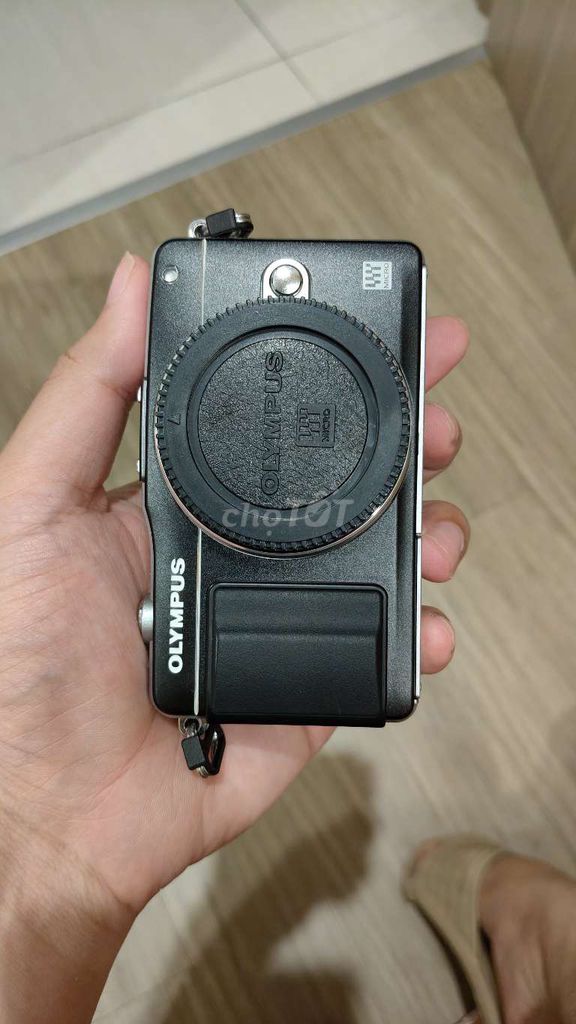 Máy ảnh Olympus E-PM2 Đen Bạc. Mua bán Máy ảnh, Máy quay tại Quận Thanh Xuân Hà Nội được đăng bởi Trung Nguyễn hình 1