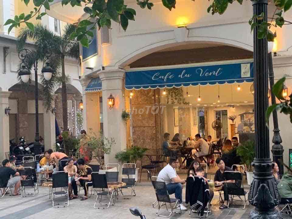 Tuyển phục vụ Cafe 14-22h