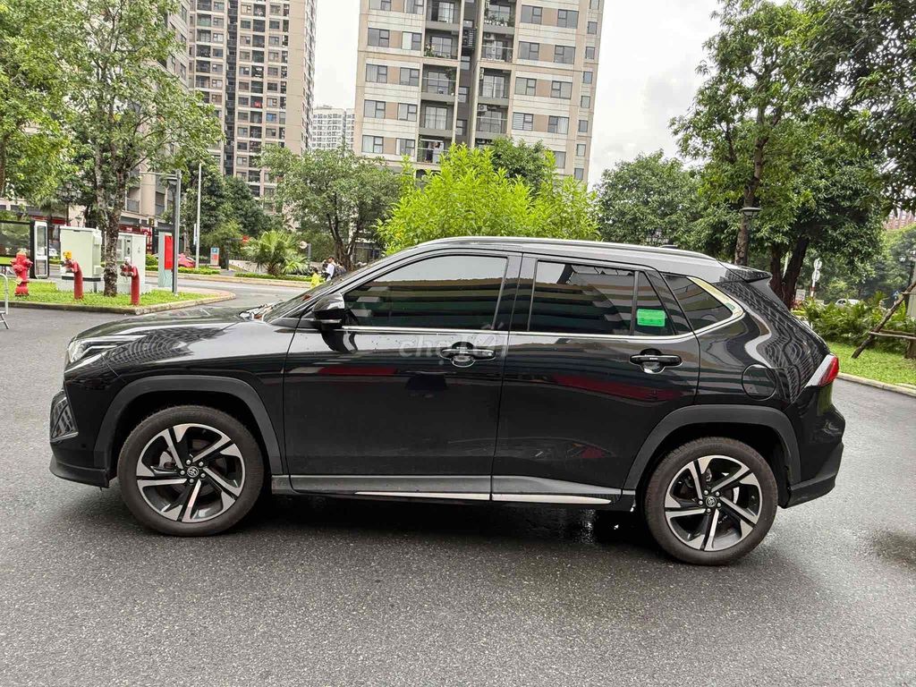 Toyota Corolla Cross 2024 кроссовер черный импортный
