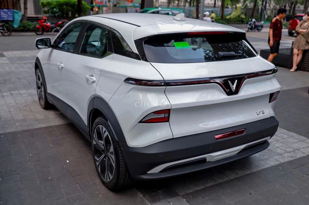 VINFAST VF6 PLUS GIẢM 4% XĂNG ĐỔI ĐIỆN GIẢM 15TR. Mua bán Ô tô tại Quận 12 Tp Hồ Chí Minh được đăng bởi Chí Nhân VinFast hình 5