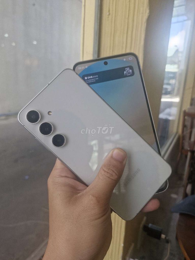 Samsung S24 FE Vàng. Mua bán Điện thoại tại Quận Ninh Kiều Cần Thơ được đăng bởi nguyễn Trần Quân hình 1