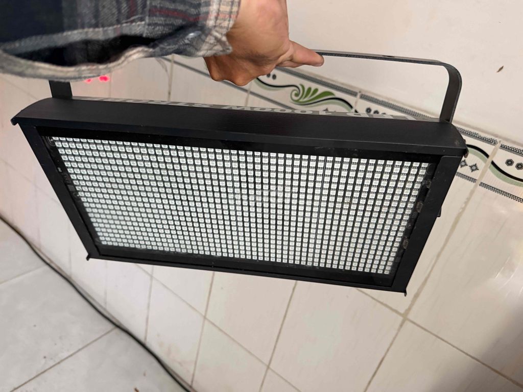 Đèn chớp LED 1000W Đen Trung Quốc. Mua bán Đèn tại Quận Bình Tân Tp Hồ Chí Minh được đăng bởi Âm Thanh Ve Chai hình 1