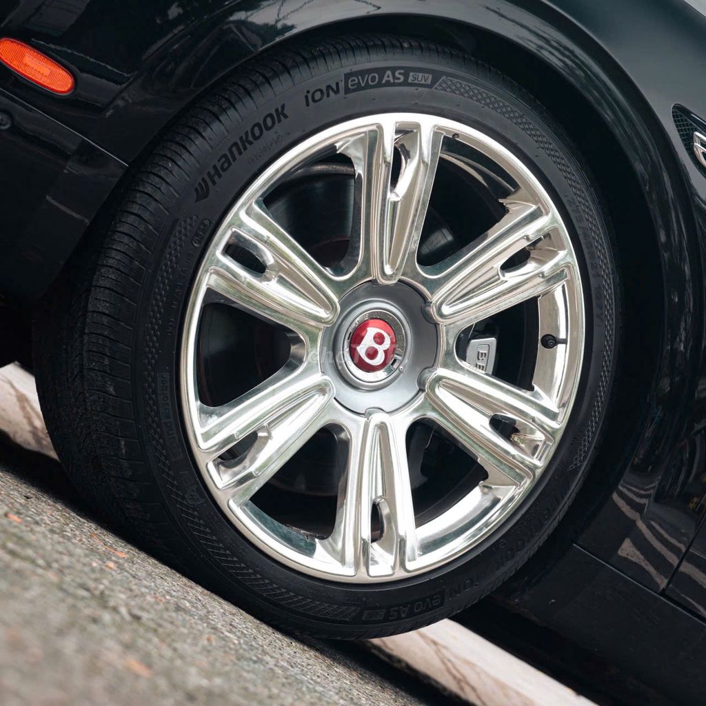 Bentley Flying Spur 2015  - 28000 km. Mua bán Ô tô tại Quận 7 Tp Hồ Chí Minh được đăng bởi Thái LA Auto hình 8