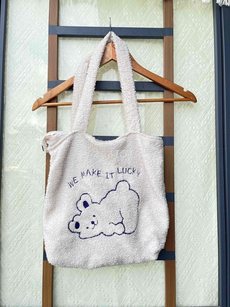 Túi tote Vải lông Nữ Gấu Trắng. Mua bán Túi xách tại Quận Tân Phú Tp Hồ Chí Minh được đăng bởi Dọn tủ pass đồ hình 1