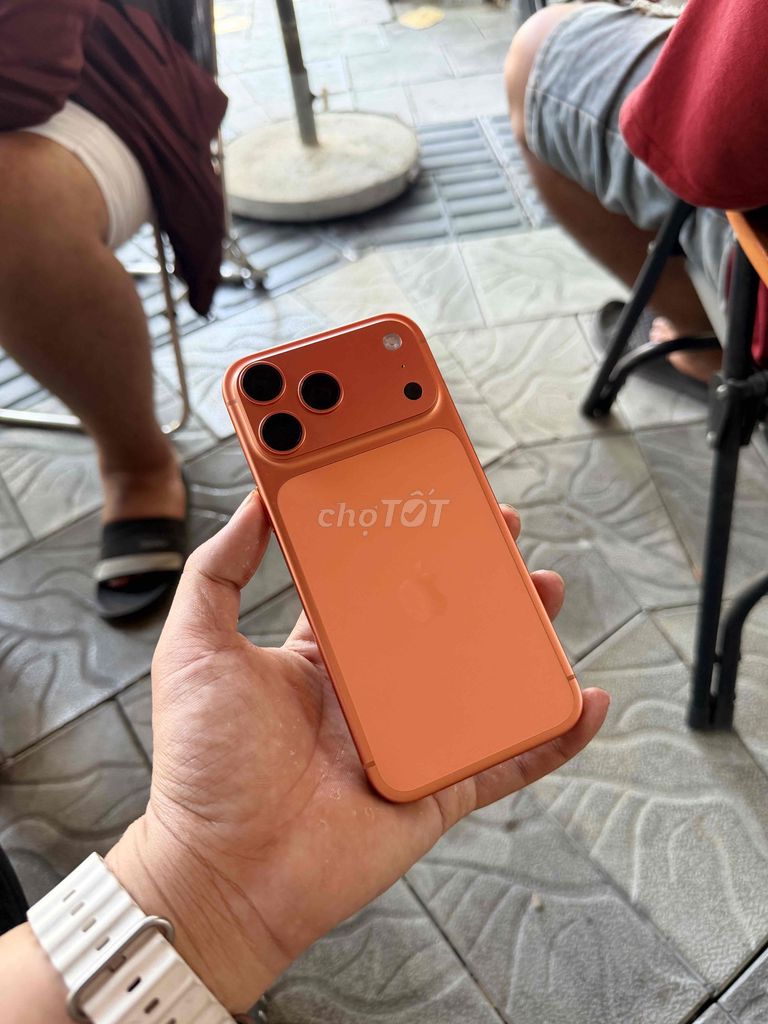 Apple iPhone 17 Pro Max 256GB Vàng đồng. Mua bán Điện thoại tại Quận Ngũ Hành Sơn Đà Nẵng được đăng bởi Nghĩa  hình 1