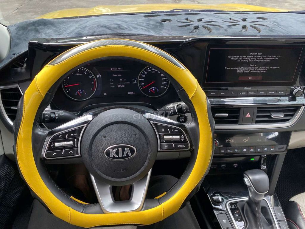 Kia Seltos 2020 Premium 1.4 Turbo,màu vàng,4v km. Mua bán Ô tô tại Quận Bình Tân Tp Hồ Chí Minh được đăng bởi Son Do hình 11