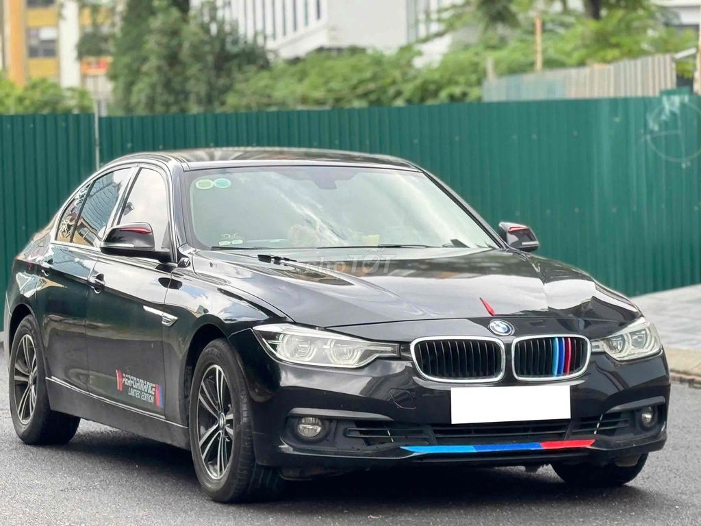 BMW 320i model 2016 màu đen siêu hời. Mua bán Ô tô tại Quận Cầu Giấy Hà Nội được đăng bởi Cao Quý hình 2