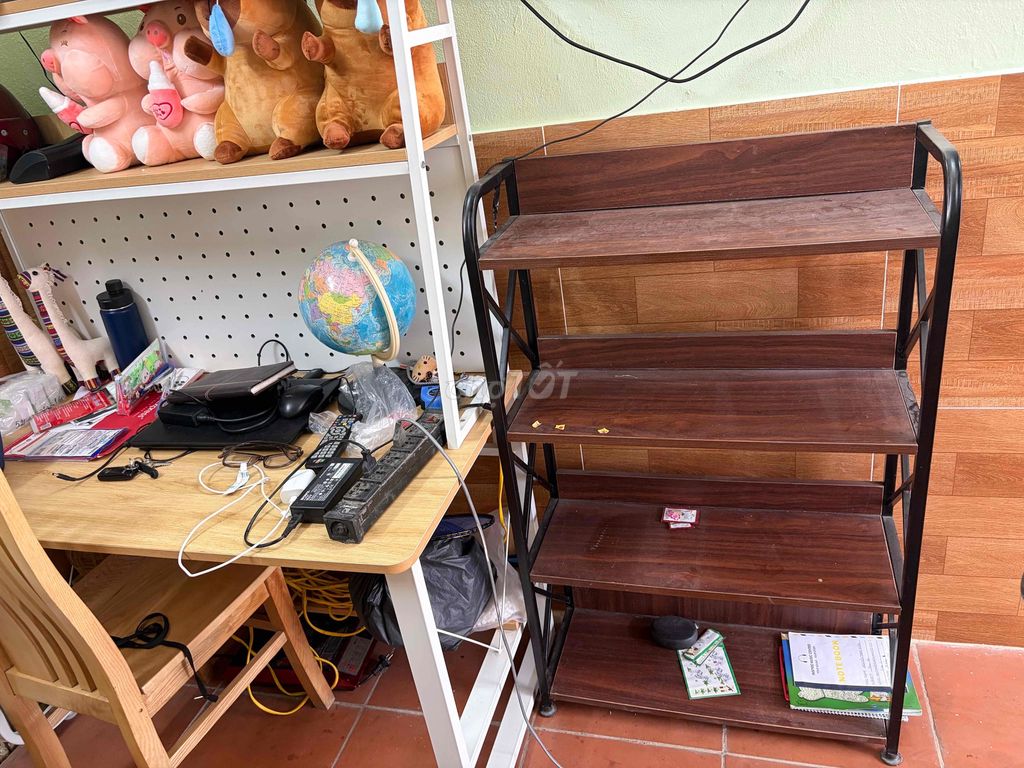 Kệ sách Gỗ Kim loại Nâu Đen Mới. Mua bán Tủ, kệ gia đình tại Quận Tây Hồ Hà Nội được đăng bởi Thanh hình 1