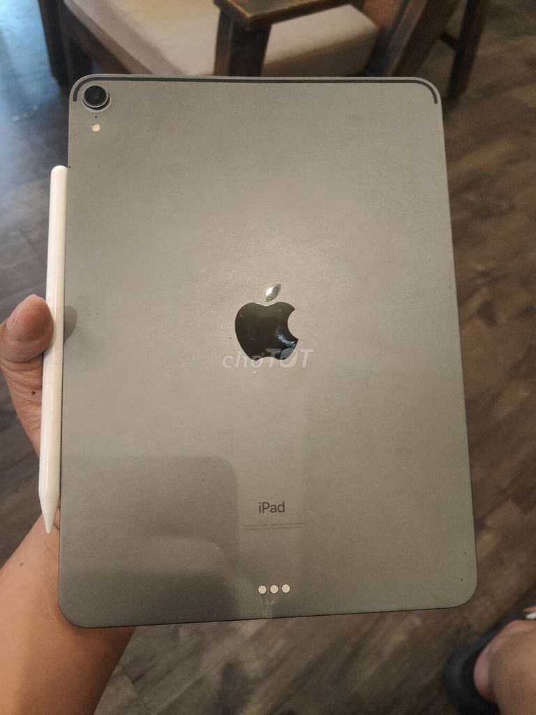 Ipad pro 2018 nguyên zin , pin lâu