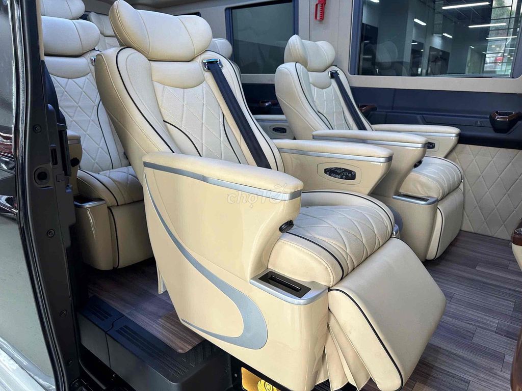 Ford Transit Limousine 10S mới 100% sẵn giao ngay. Mua bán Ô tô tại Quận 7 Tp Hồ Chí Minh được đăng bởi FORD chính hãng HCM  hình 5