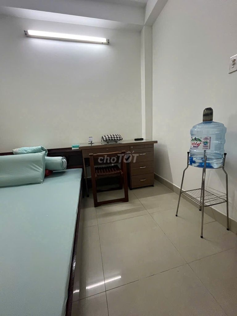 Cho thuê phòng CHDV 20m2 hẻm 18A Nguyễn Thị Minh Khai Quận 1 Giá 4.9tr