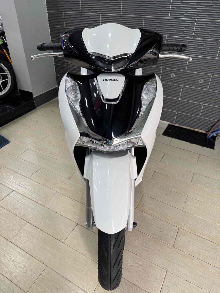 Honda SH160 date 2024 Trắng Panda Bs Sài Gòn