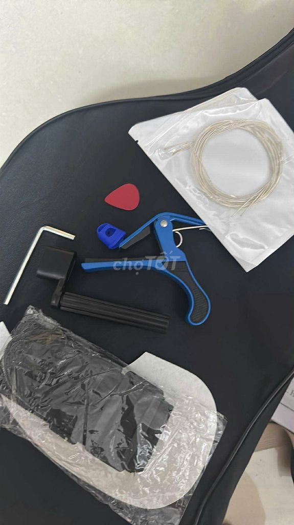 Cần bán Guitar Classic + Free Ship + Tặng phụ kiện